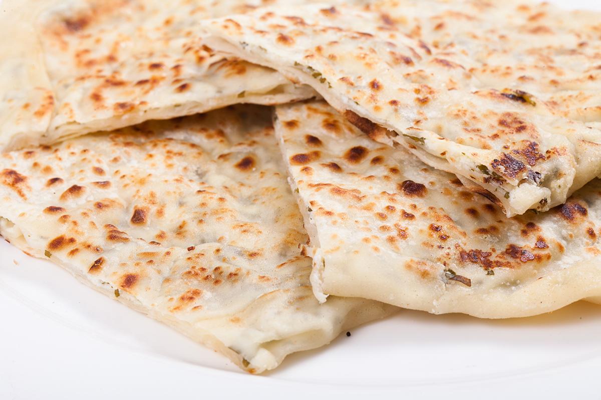 Cum pregătim gozleme (plăcintă turcească cu brânză)?