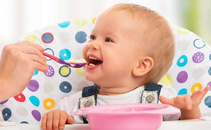 Top 3 produse sănătoase pentru diversificarea alimentației bebelușului!