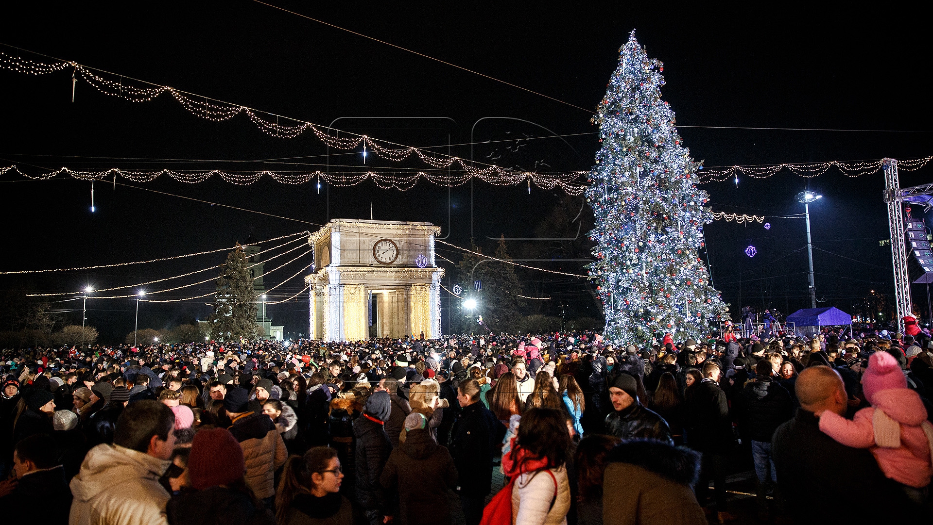 Когда в Кишиневе установят новогоднюю елку