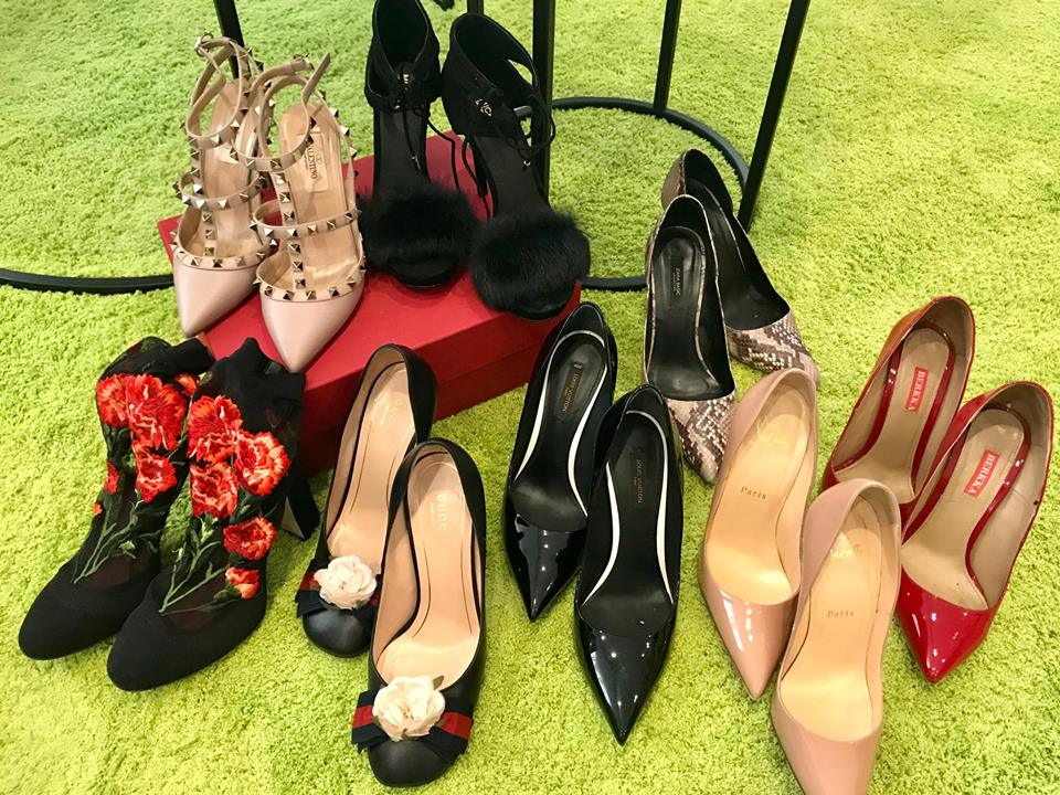 Ce pantofi și genți ascunde Daniela Burlac în garderobă