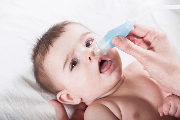 Sfaturile specialiștilor: Cum se desfundă corect nasul copiilor