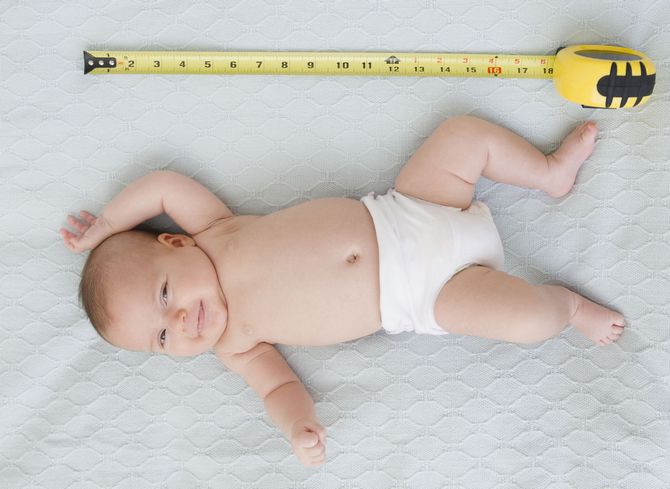 Врач-педиатр: Как должен развиваться малыш в первые месяцы жизни (ВИДЕО)