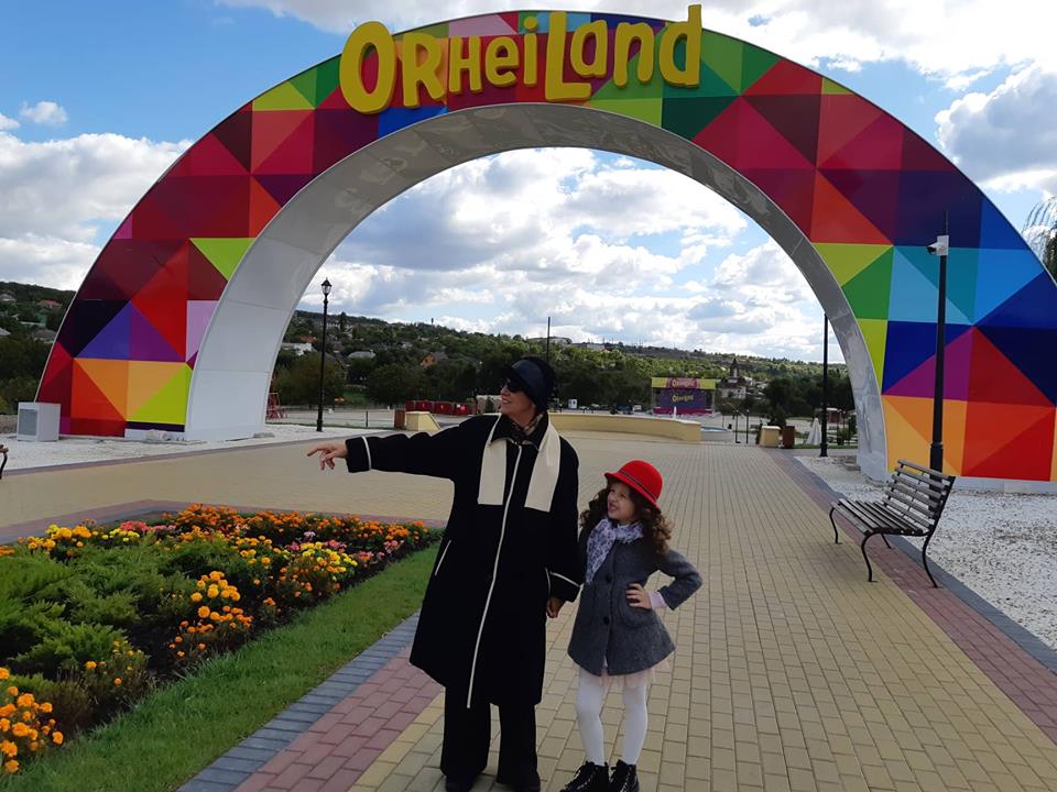 Dragostea dintre bunici și nepoți e mai dulce la ”OrheiLand”
