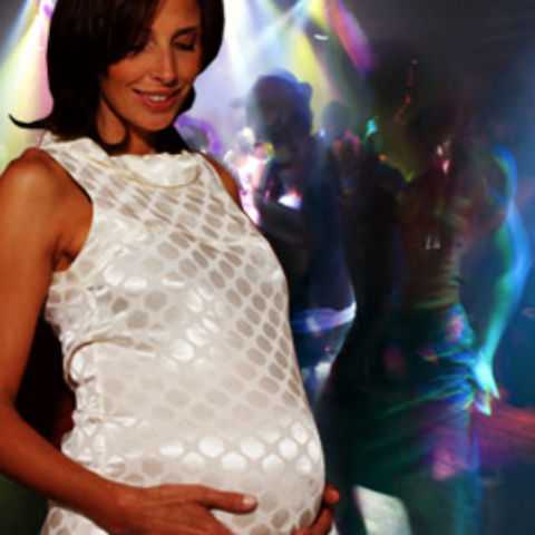 Pot merge oare gravidele în cluburi, karaoke, cinema? Opinia medicului ginecolog-obstetrician și a psihologului