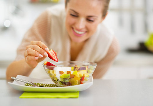 Dieta anti-îmbătrânire: ce trebuie să mănânci, pentru ca să nu-ți apară riduri