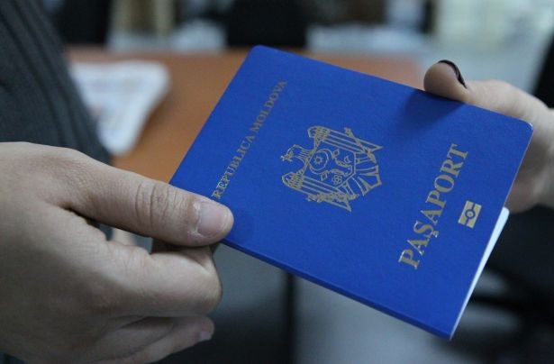 Moldovenii pot călători fără vize în 68 de state