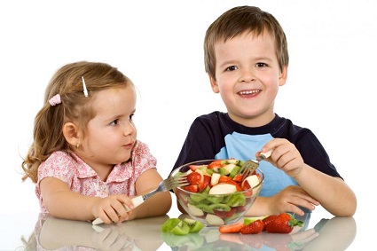 Rigorile mesei de sărbătoare pentru copil: 12 cele mai nocive produse