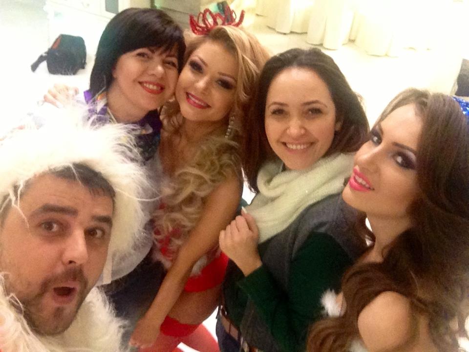 Moş Crăciun şi Crăciuniţe din Moldova demne de Playboy!