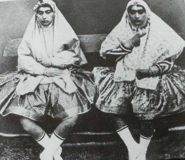 Сенсационные фотографии! Вот как выглядели любимые женщины иранского шаха более 100 лет назад