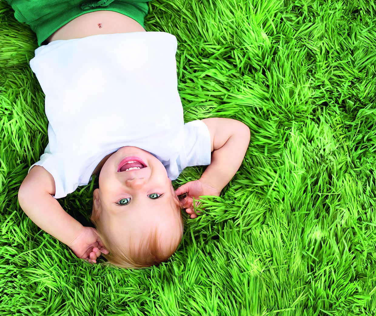 Cum îţi ajuţi bebeluşul în cazul apariţiei colicilor, regurgitării şi constipaţiei