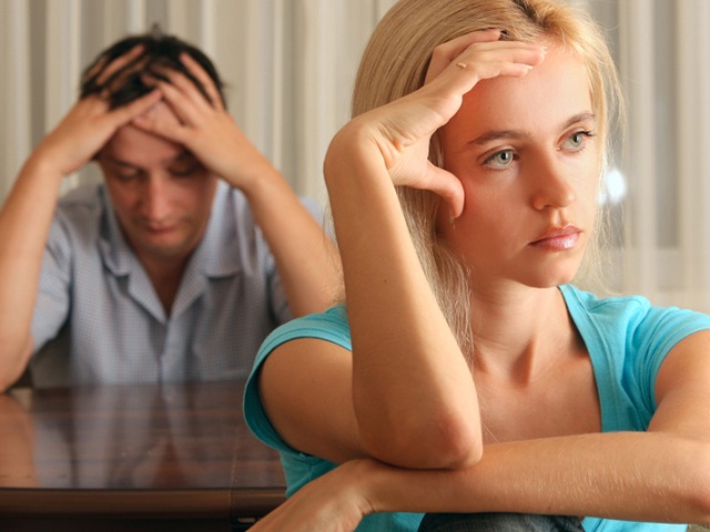 Контролирующий синдром или почему женщины шпионят за мужьями?