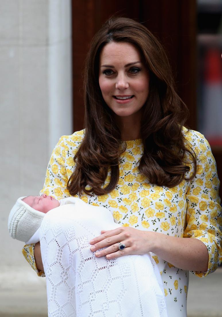 Королева заставляет Кейт Миддлтон вернуться к работе через месяц после рождения дочери