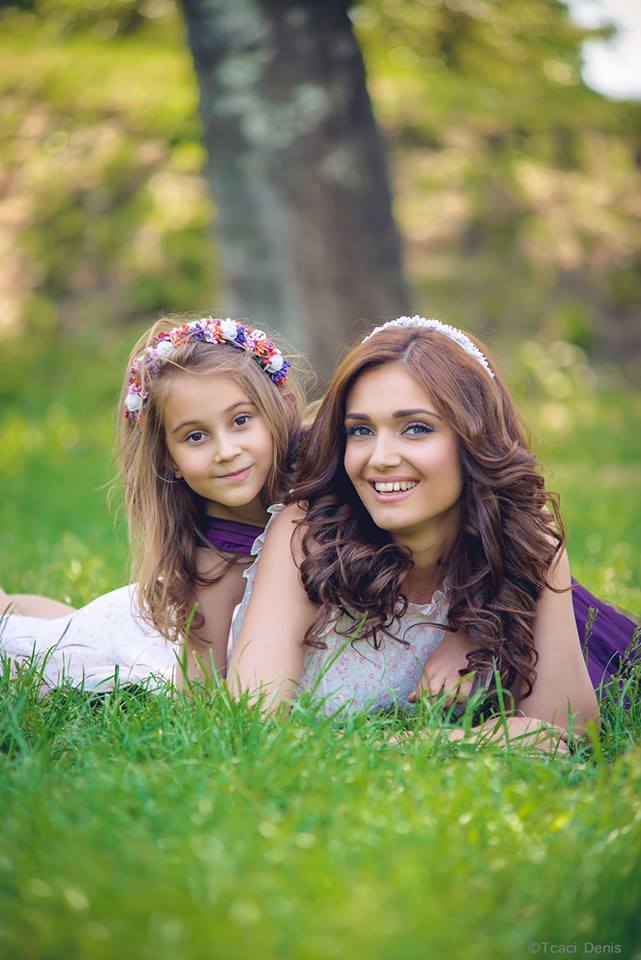 Family Portrait: Diana Spătărel și fiica ei, Bianca
