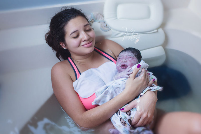 Чудо рождения: редкие кадры домашних родов от профессионального фотографа