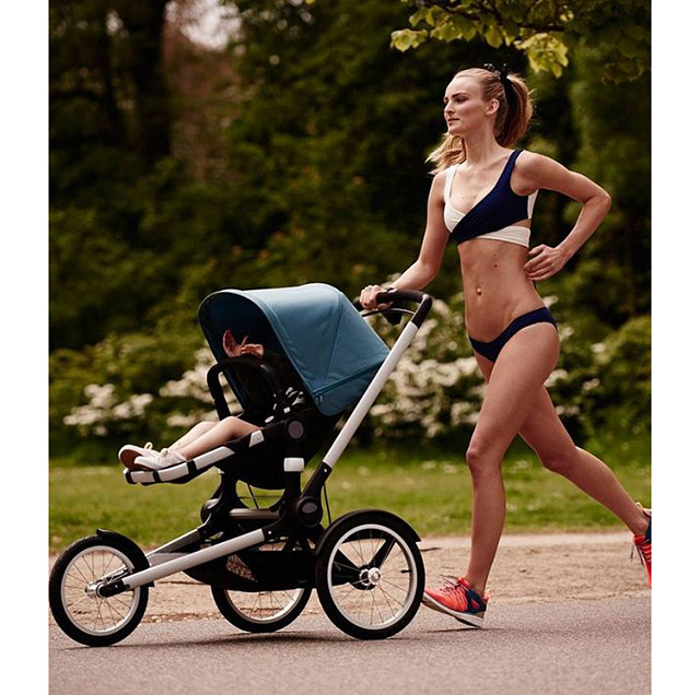 Фотография модели с коляской возмутила молодых мам