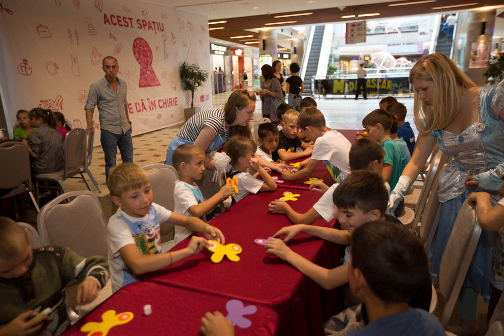 Больше детских улыбок в торговом центре Shopping MallDova