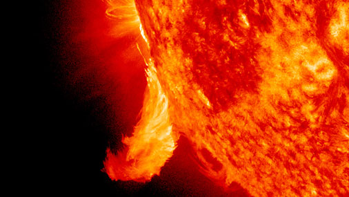 Аномалия на Солнце вызовет магнитную бурю на Земле, начиная с вечера 6 октября