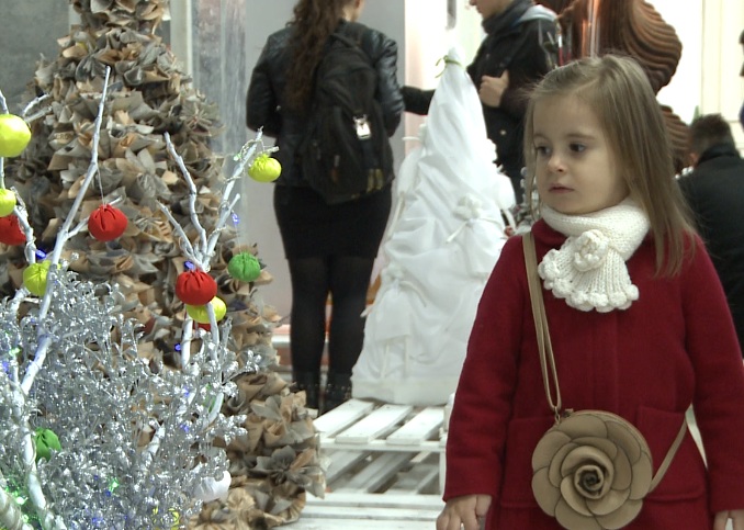 La Chișinău a fost inaugurată Expoziția Brazilor de Crăciun