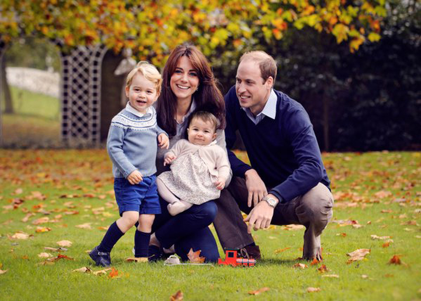 В Сети появился новый снимок Кейт Миддлтон и принца Уильяма с детьми