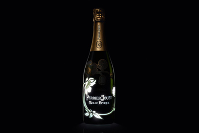 Во Франции шампанское для полуночников снабдили светящейся этикеткой